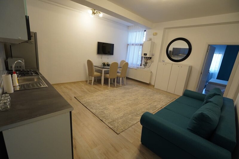 Centru Otopeni, aproape de Aeroport, nou, 3 camere, impecabil.